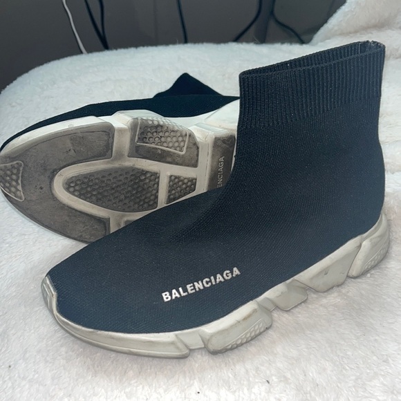 Authentic Balenciaga socks size 6.5 - Picture 2 of 2